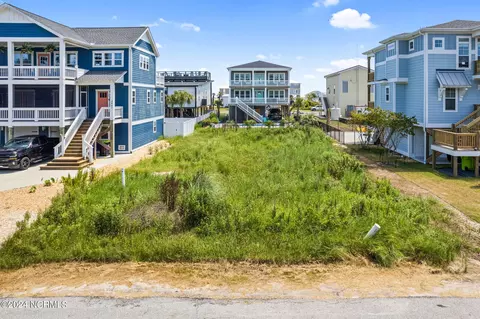4005 E Pelican Dr, Oak Island, NC 28465