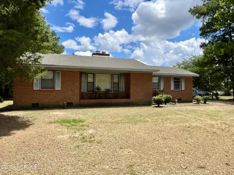 7424 Gaddys Mill Rd, Maxton, NC 28364