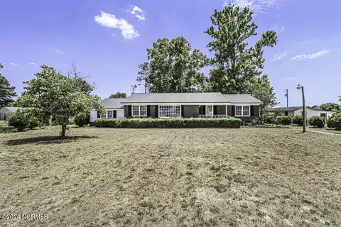 5813 Red Oak Battleboro Rd, Battleboro, NC 27809