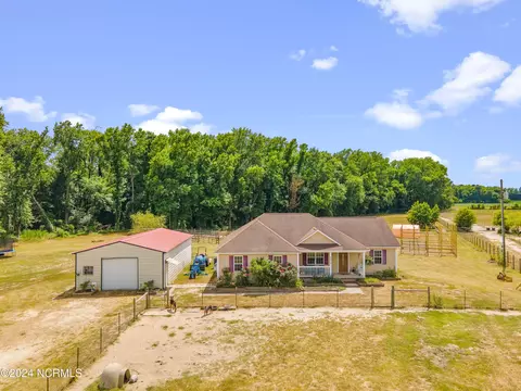 2315 White Oak River Rd, Maysville, NC 28555