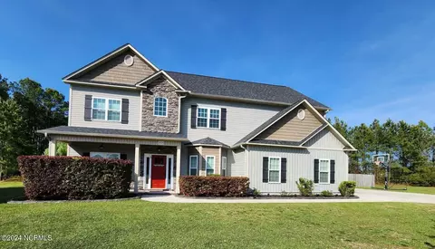 205 Canaan Ct, Jacksonville, NC 28546