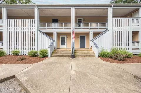 1510 Harbourside Dr, New Bern, NC 28560