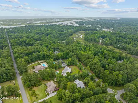 401 Creekview Dr E, Hampstead, NC 28443 photo 69