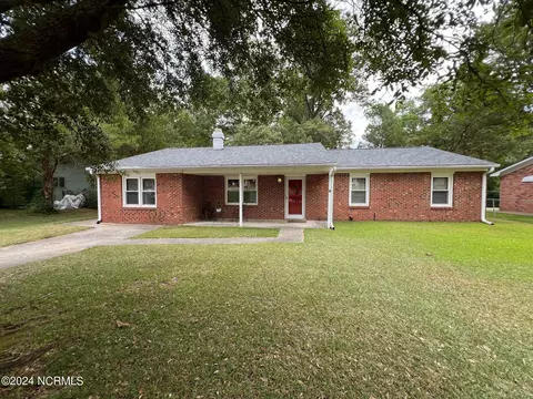 108 Thames Dr, Jacksonville, NC 28546