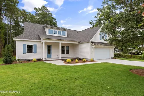 6103 Turtlewood Dr, Southport, NC 28461