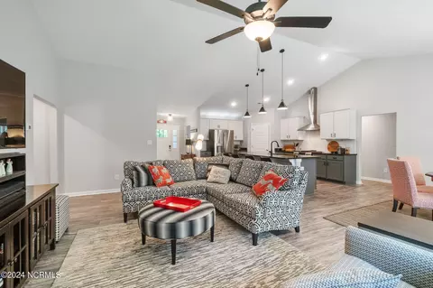 128 Grantham Pl, New Bern, NC 28560 photo 6