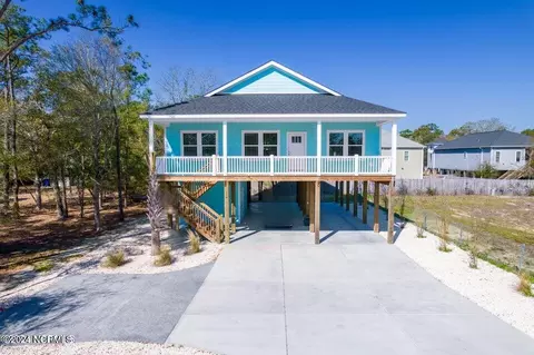 132 NW 23rd St, Oak Island, NC 28465
