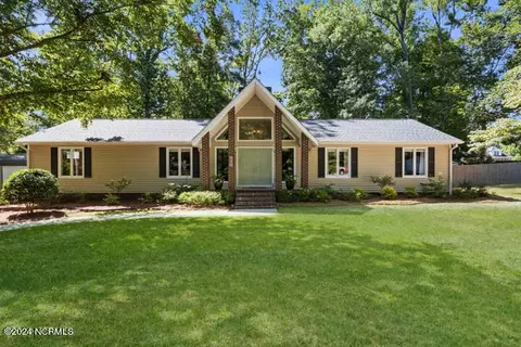 102 Strange Ln, New Bern, NC 28560
