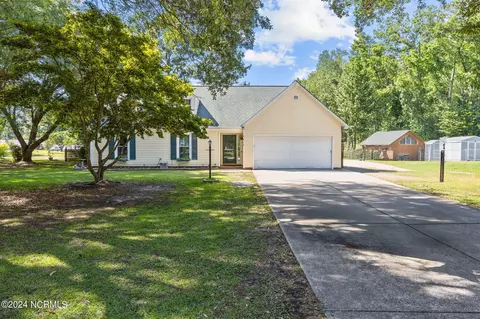 4810 Woodbrook Dr, New Bern, NC 28562