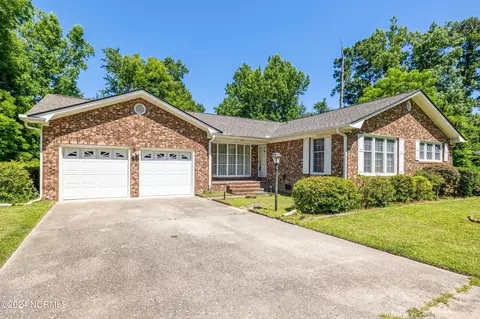 214 W Blackbeard Rd, Wilmington, NC 28409