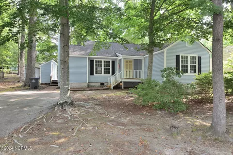 1204 Roundtree Dr, Rocky Mount, NC 27804