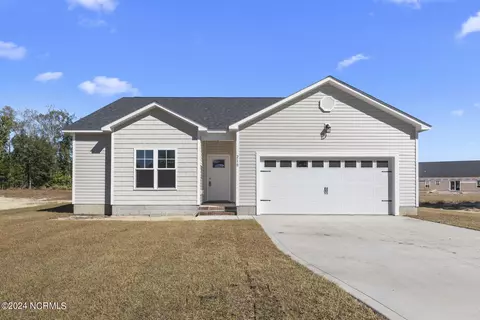 210 W Theriault Ct, Jacksonville, NC 28540