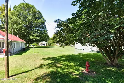 301 Thomas St, Plymouth, NC 27962