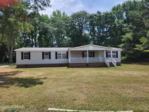 121 Buggy St, Pikeville, NC 27863