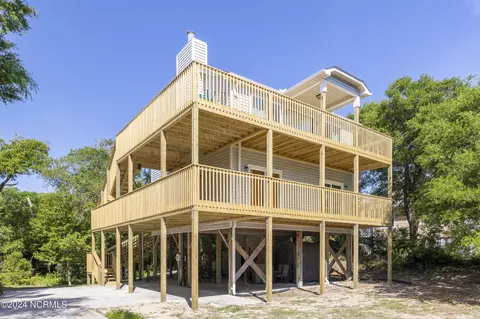 111 Indigo Dr, Emerald Isle, NC 28594