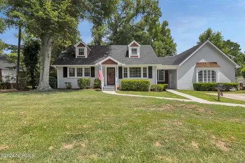 401 Brookview Dr, Jacksonville, NC 28540