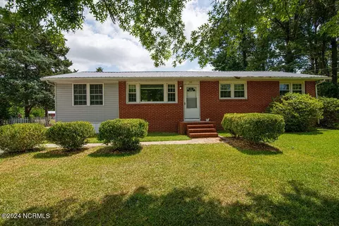 52 Dixie Trl, Jacksonville, NC 28546