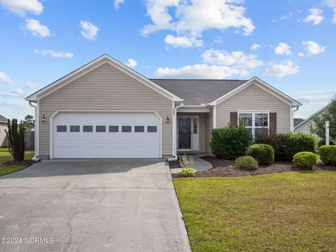 302 Rose Bud Ln, Holly Ridge, NC 28445