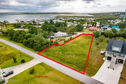 158 Westbay Cir, Harkers Island, NC 28531