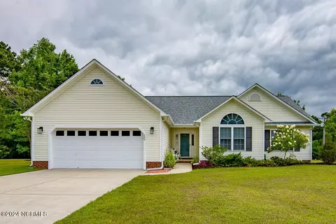 200 Little John Ln, Havelock, NC 28532