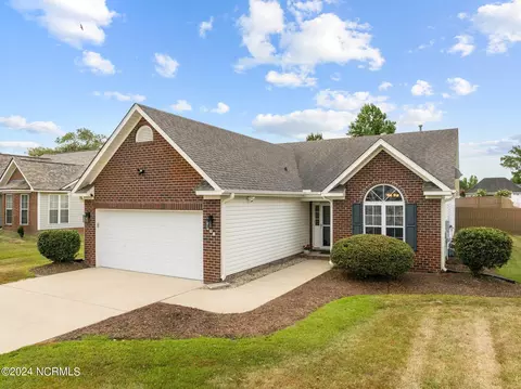 408 Plateau Dr, Greenville, NC 27858