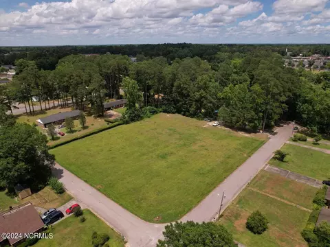 504 Bob White Ln, Whiteville, NC 28472