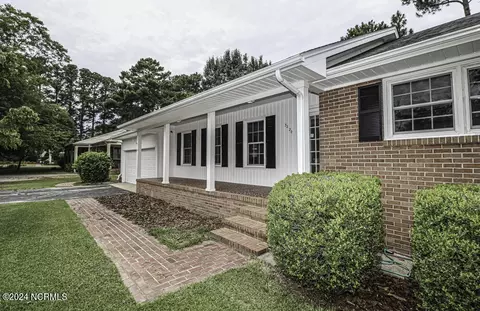 3220 Amherst Rd, Rocky Mount, NC 27804