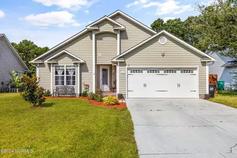 430 Boysenberry Ln, Hubert, NC 28539