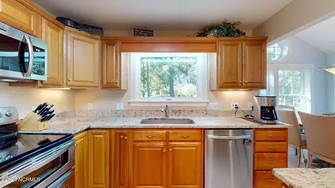 Kitchen - 804 Potomac Dr, Chocowinity, NC 27817 photo 4 of 4