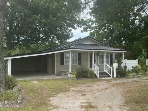486 Riggstown Rd, Pollocksville, NC 28573
