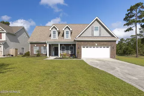 275 Inverness Dr, Hubert, NC 28539