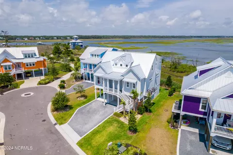 108 Lucas Cv, Oak Island, NC 28465