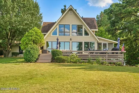102 Calmwater Ln, West End, NC 27376
