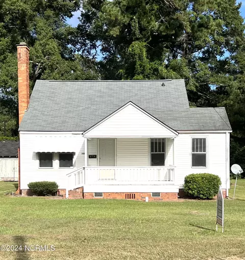 300 N Franklin St, Whiteville, NC 28472