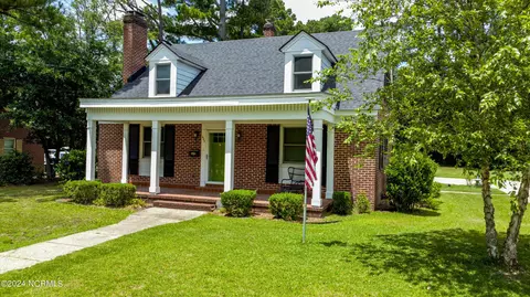 Exterior - 403 E High St, Murfreesboro, NC 27855 photo 1 of 14