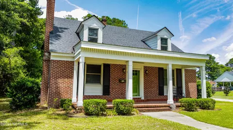 403 E High St, Murfreesboro, NC 27855