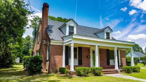 Exterior - 403 E High St, Murfreesboro, NC 27855 photo 3 of 14