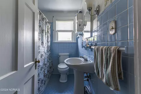 Bath - 403 E High St, Murfreesboro, NC 27855 photo 1 of 2