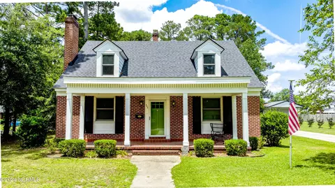 Exterior - 403 E High St, Murfreesboro, NC 27855 photo 2 of 14