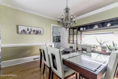 Dining - 403 E High St, Murfreesboro, NC 27855 photo 1 of 2