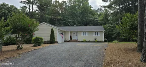 161 Edgewater Dr, West End, NC 27376