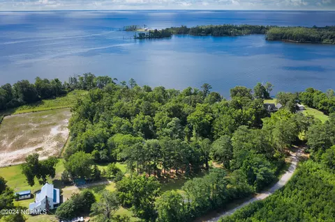 3 Peninsula Shores Way, Hertford, NC 27944