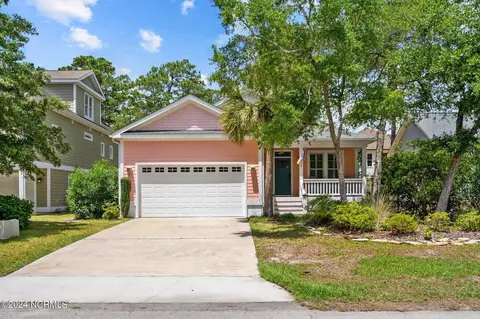 221 NE 57th St, Oak Island, NC 28465