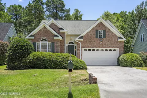 104 Bridge Tender Cv, Sneads Ferry, NC 28460