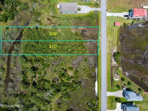 210 Waterway Dr, Sneads Ferry, NC 28460