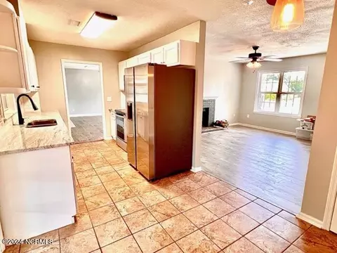 107 Avon Dr, Hubert, NC 28539 photo 9