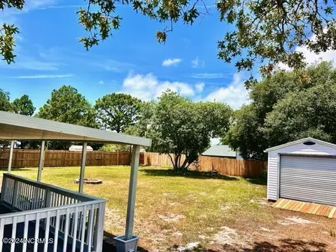 107 Avon Dr, Hubert, NC 28539 photo 2