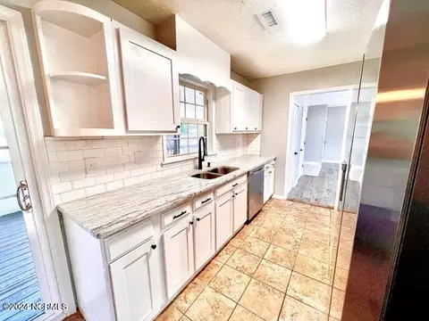 107 Avon Dr, Hubert, NC 28539 photo 8