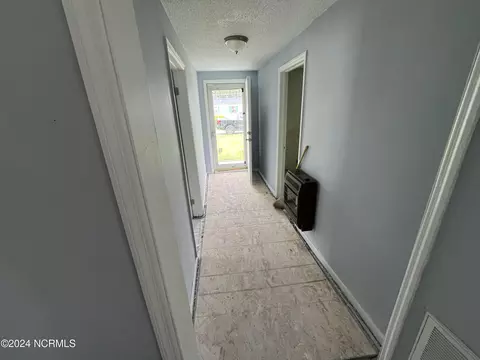 409 E Nelson St, Mount Olive, NC 28365 photo 2