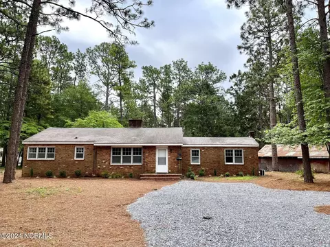 4527 Airport Rd, Pinehurst, NC 28374